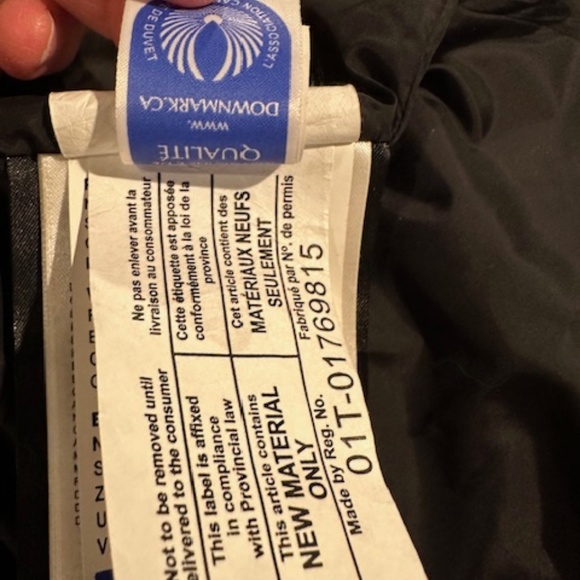 COPY - Canada Goose Women's Lorette Coat, size S/P in black - Picture 5 of 12